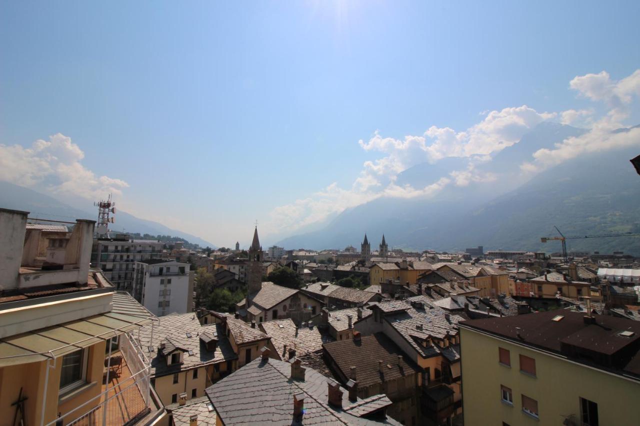 Lovely Panoramic View Apartment - Affitti Brevi Italia Aosta Eksteriør bilde